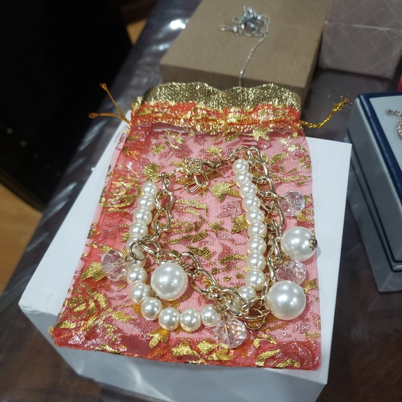 Pearl Bracelet - Picture 4 of 4